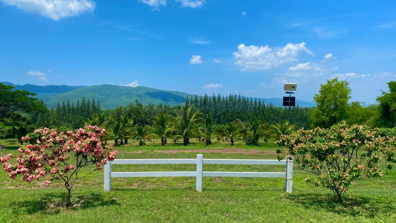 Ban Nong Tum ไร่วิวทิวเขา ลานกางเต็นท์ ฟาร์มสเตย์ מראה חיצוני תמונה